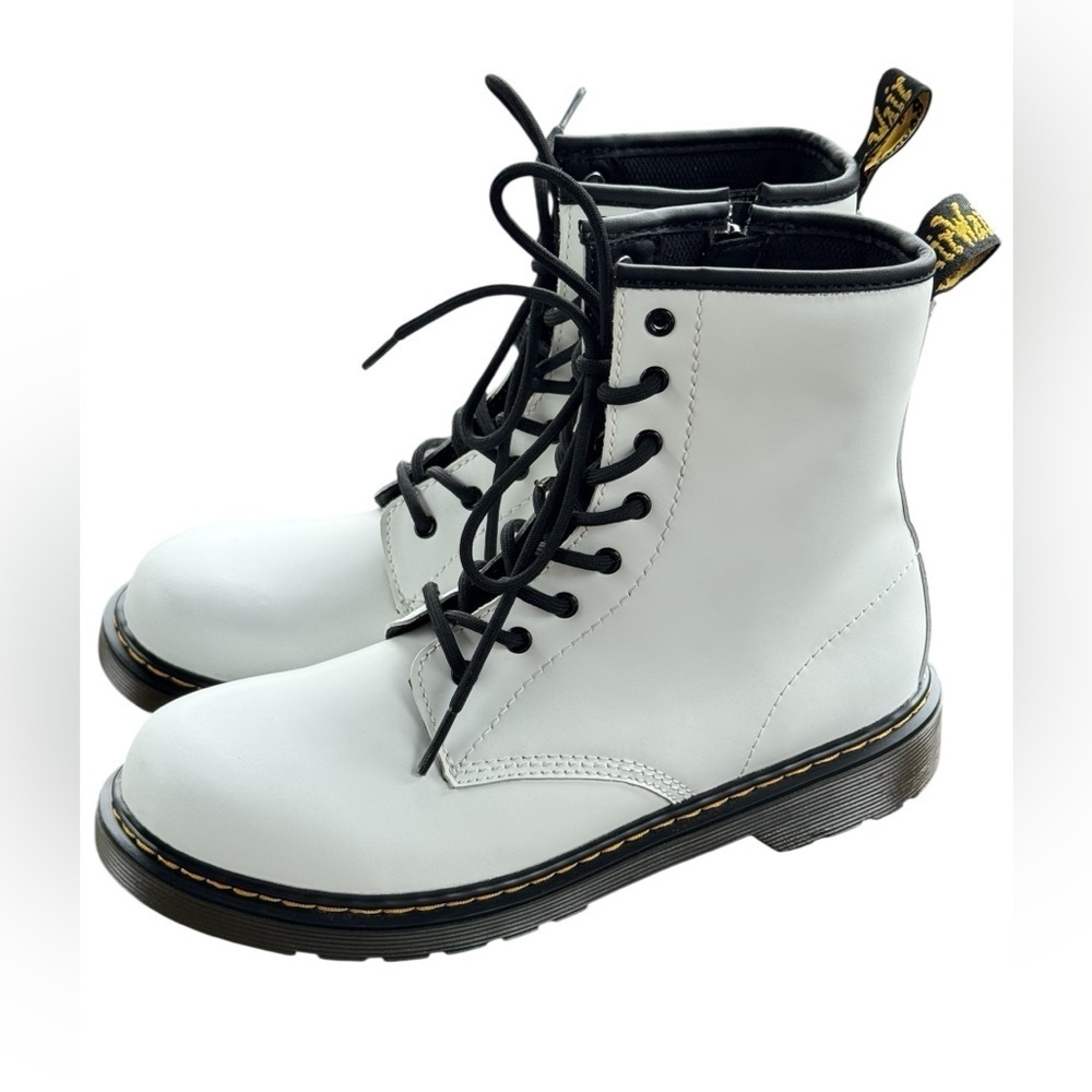 New Dr. Martens 1460 Y White Patent Leather Women's Size 7 Combat Lace Up Boots